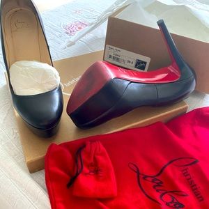 Christian Louboutin 👠 👠 Size 39.5